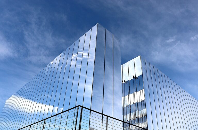 art concept vs color