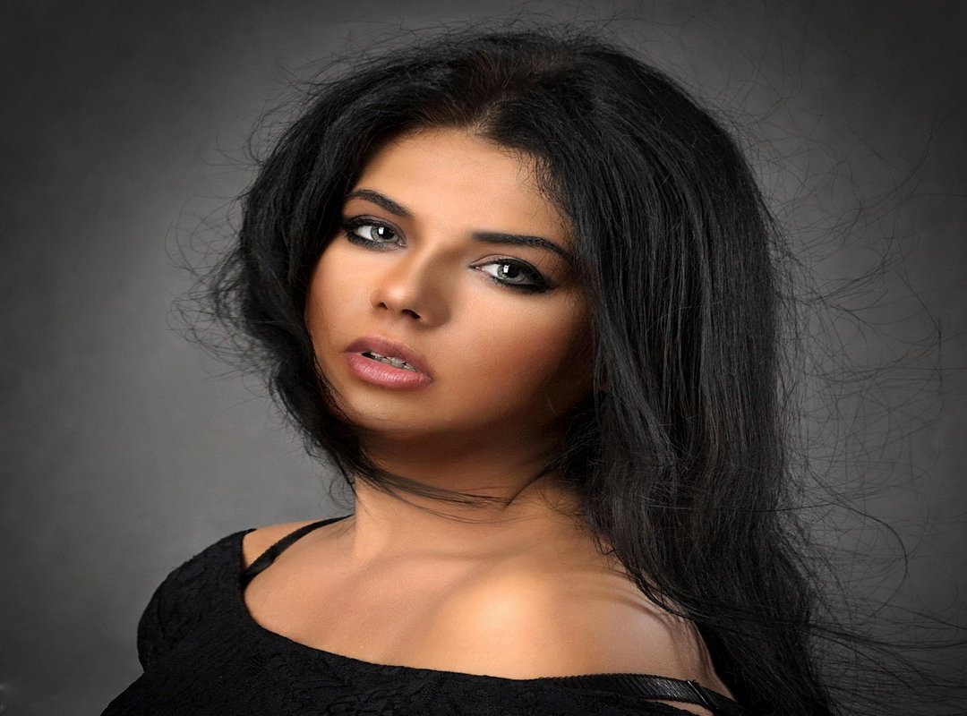 What to Look for in a Hidden Face Girl Single DP