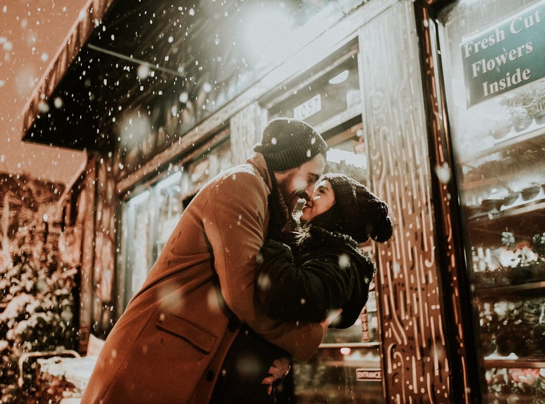 kiss gif hug